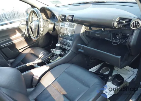 2005 Mercedes-Benz C 320 Luxury/Sport z USA, uszkodzony, nr VIN WDBRF64J85F678090